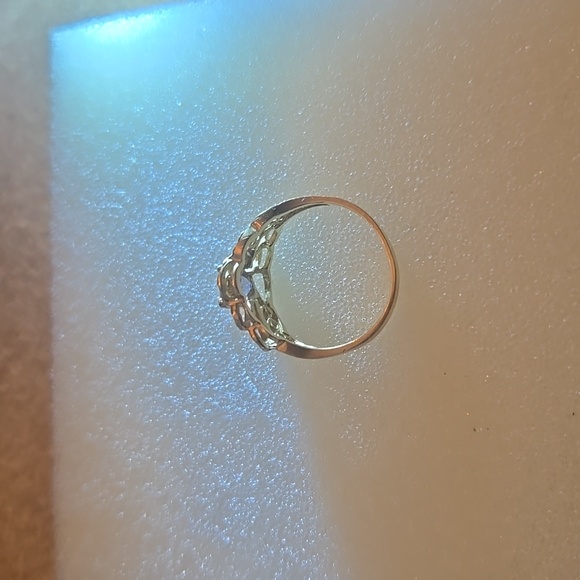 10KT Yellowgold Filigree ring with an oval cut Iolite stone sz 6 - Picture 3 of 5